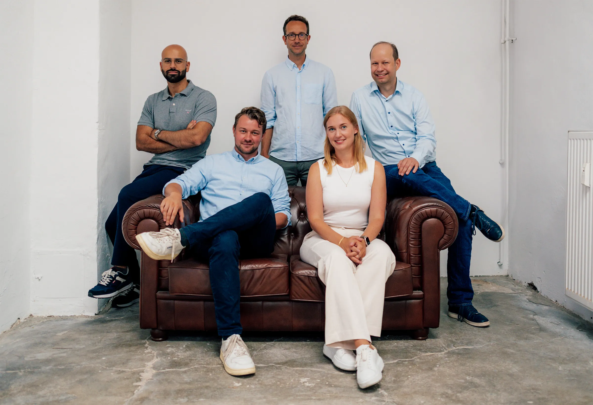 Gründerfonds Ruhr Teamfoto auf Sofa